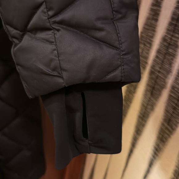 Lole women’s black hooded car coat. Size large 10-12. - Picture 6 of 11